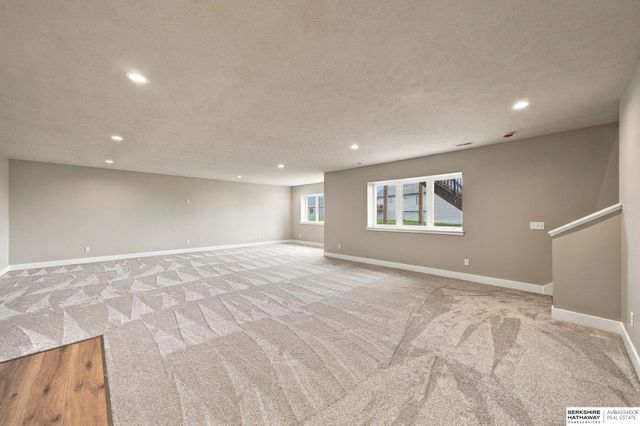 9520 Delano Drive, Lincoln, NE 68516