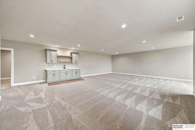 9520 Delano Drive, Lincoln, NE 68516