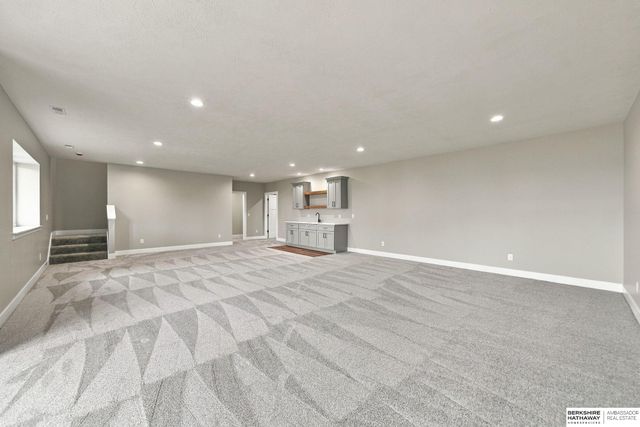 9520 Delano Drive, Lincoln, NE 68516