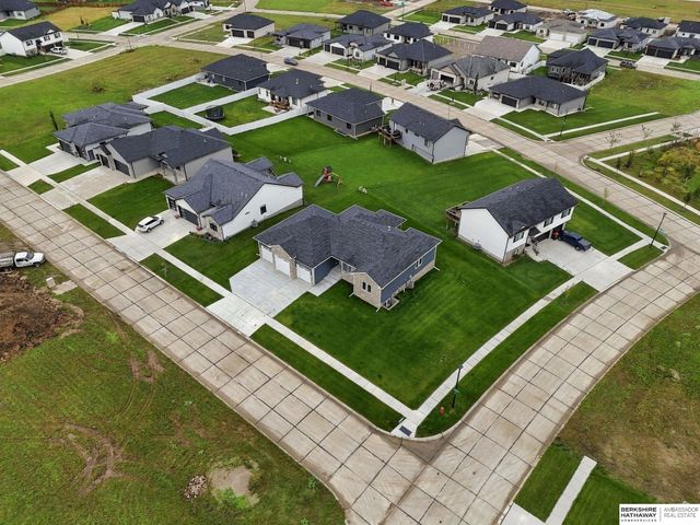 9520 Delano Drive, Lincoln, NE 68516