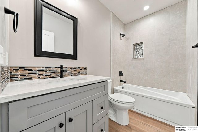 9520 Delano Drive, Lincoln, NE 68516