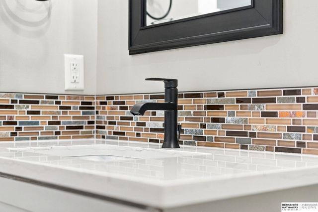 9520 Delano Drive, Lincoln, NE 68516