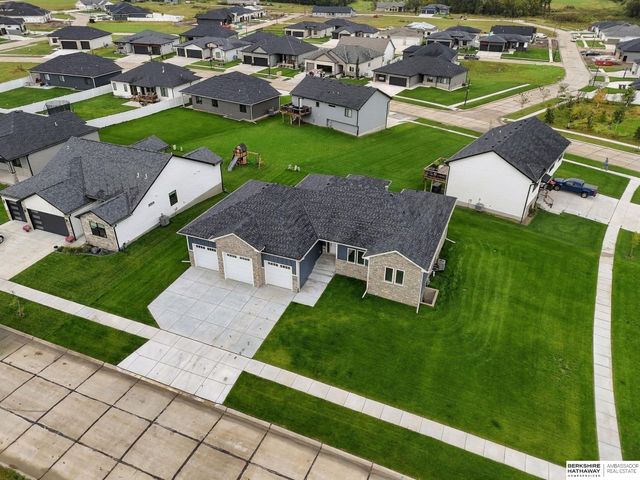 9520 Delano Drive, Lincoln, NE 68516
