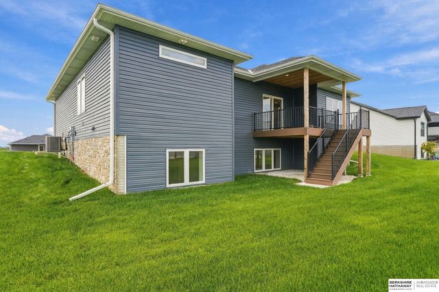 9520 Delano Drive, Lincoln, NE 68516