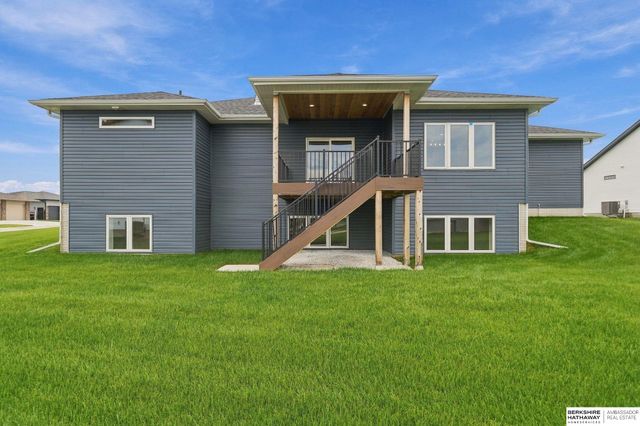 9520 Delano Drive, Lincoln, NE 68516