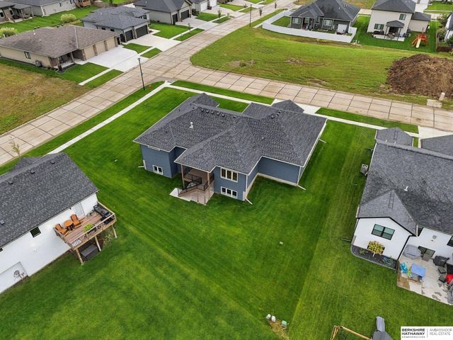 9520 Delano Drive, Lincoln, NE 68516
