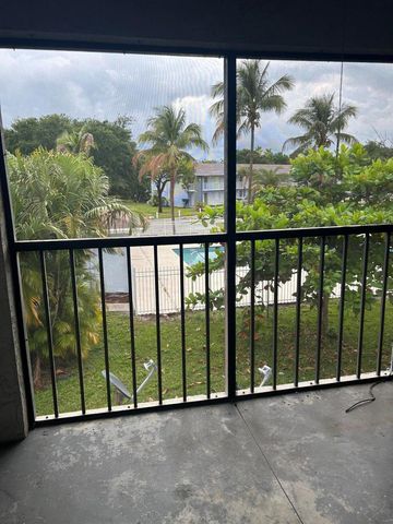 617 Ixoria Avenue 15, Fort Pierce, FL 34982