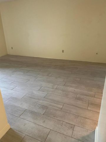 617 Ixoria Avenue 15, Fort Pierce, FL 34982