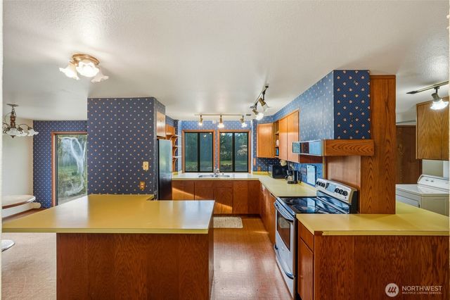 7172 Butler Hill Road, Burlington, WA 98233