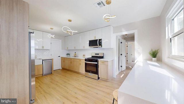 214 SCHOOL LN, Rio Grande, NJ 08242