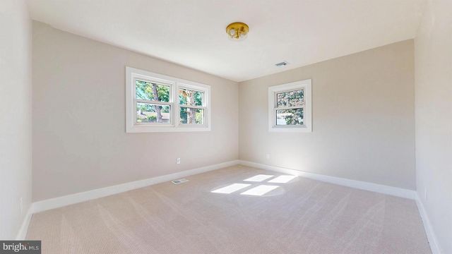 214 SCHOOL LN, Rio Grande, NJ 08242