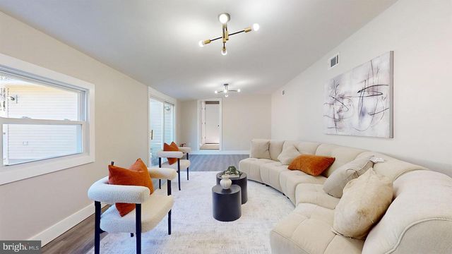 214 SCHOOL LN, Rio Grande, NJ 08242
