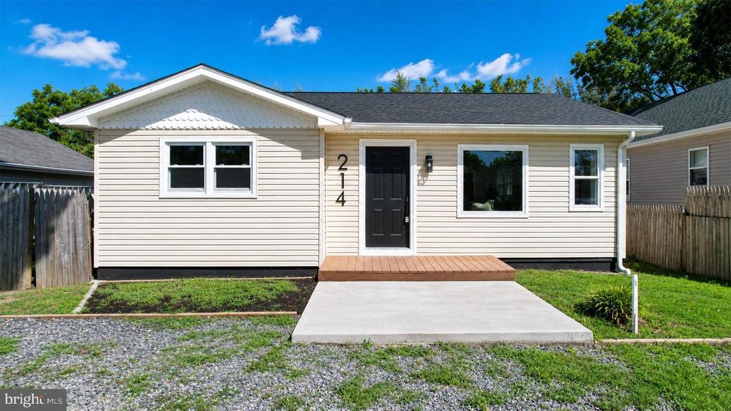 214 SCHOOL LN, Rio Grande, NJ 08242