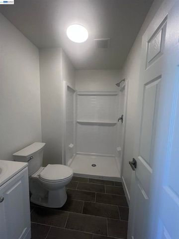 5152 Hilltop Dr, El Sobrante, CA 94803