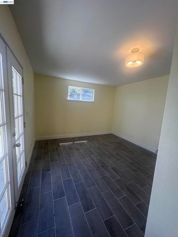 5152 Hilltop Dr, El Sobrante, CA 94803