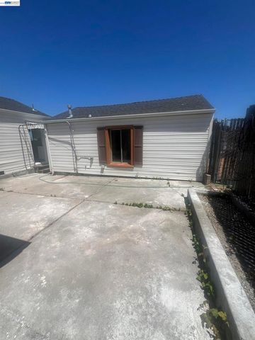 5152 Hilltop Dr, El Sobrante, CA 94803