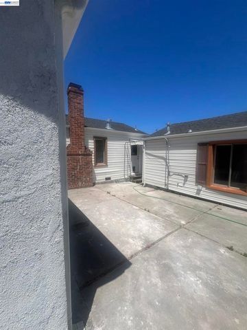 5152 Hilltop Dr, El Sobrante, CA 94803