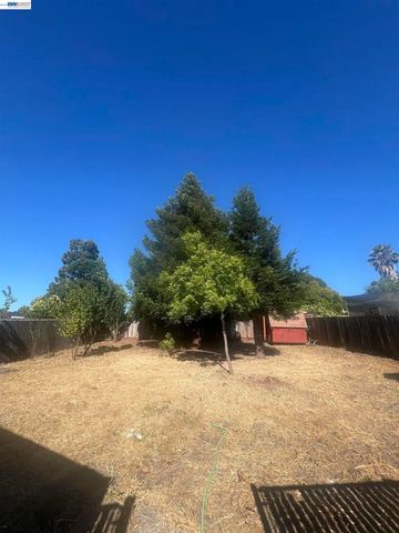 5152 Hilltop Dr, El Sobrante, CA 94803
