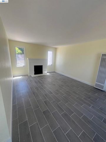 5152 Hilltop Dr, El Sobrante, CA 94803