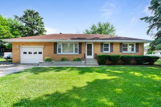 935 E 1st Street, Lockport, IL 60441