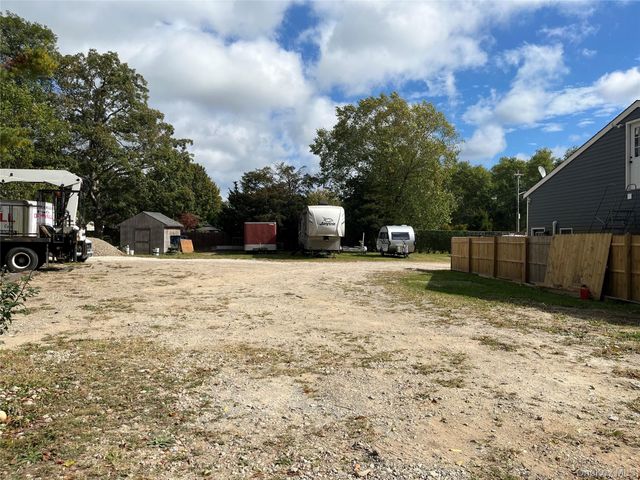 2801 Montauk Highway, Brookhaven, NY 11719