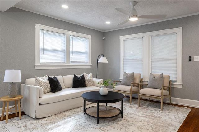 1433 S Ralston Avenue, Independence, MO 64052