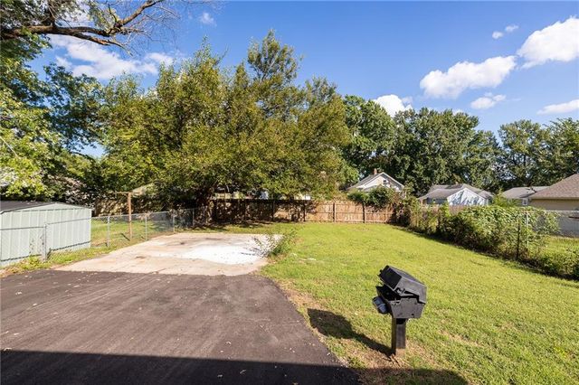 1433 S Ralston Avenue, Independence, MO 64052