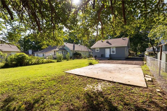 1433 S Ralston Avenue, Independence, MO 64052