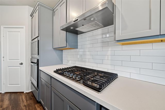 411 Sunlit Valley Cir, Richmond, TX 77406