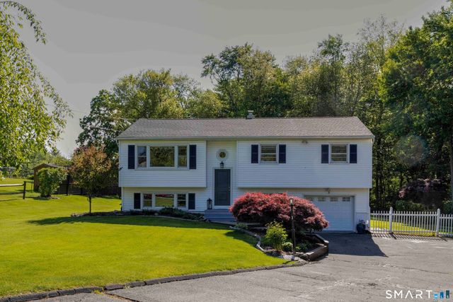 3 Eastview Drive, New Fairfield, CT 06812
