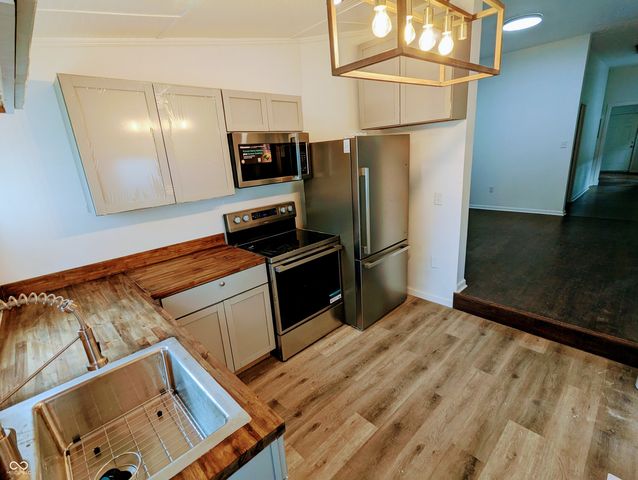 221 Kansas Street, Indianapolis, IN 46225