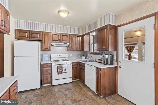 962 W AREBA AVE, Hershey, PA 17033