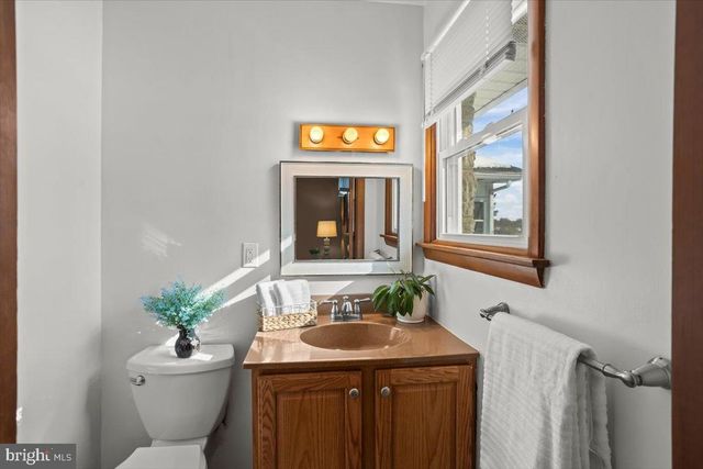 962 W AREBA AVE, Hershey, PA 17033