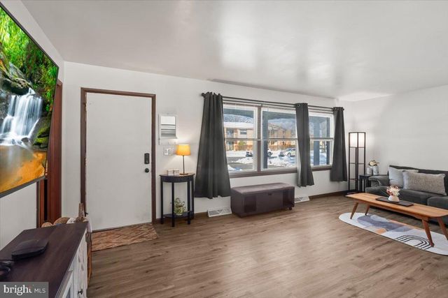 962 W AREBA AVE, Hershey, PA 17033