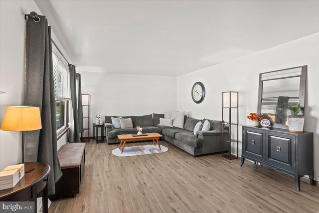 962 W AREBA AVE, Hershey, PA 17033