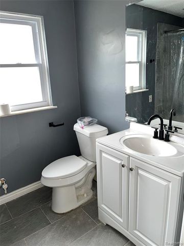 9991 Strathmoor Street, Detroit, MI 48227