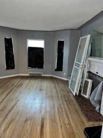 9991 Strathmoor Street, Detroit, MI 48227