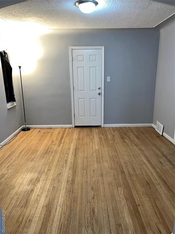 9991 Strathmoor Street, Detroit, MI 48227