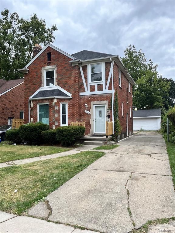 9991 Strathmoor Street, Detroit, MI 48227