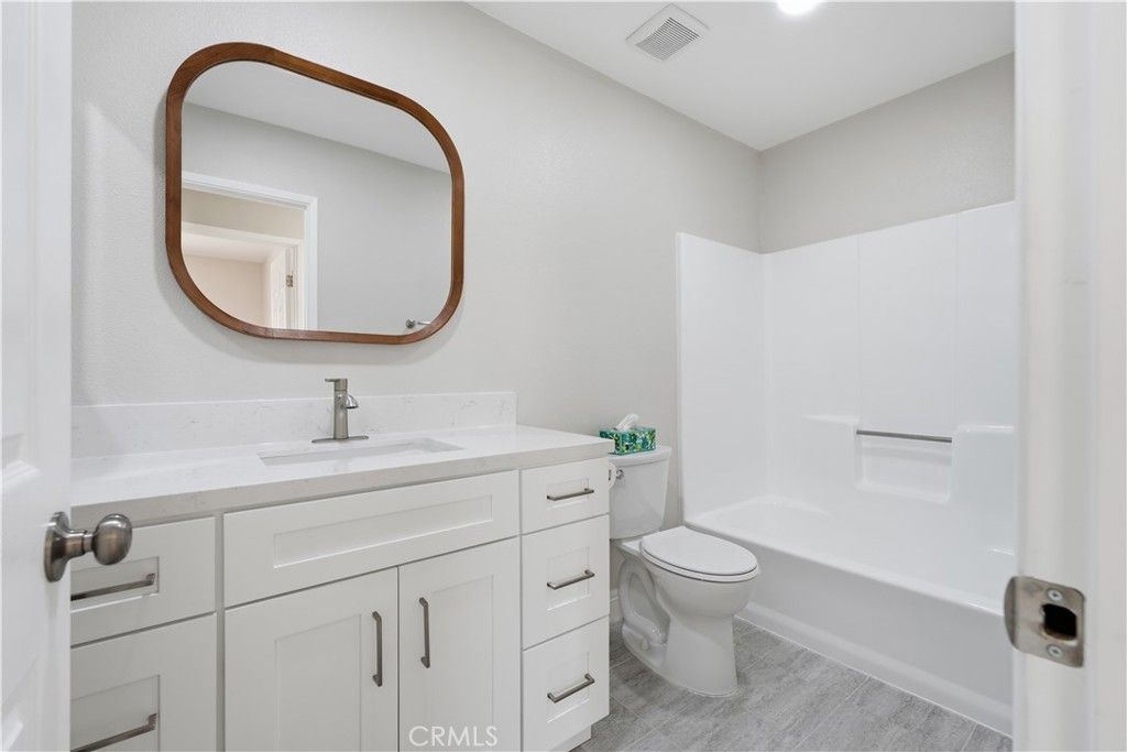 Image 17 of property listing at 40185 179th Street East, Palmdale, CA 93591