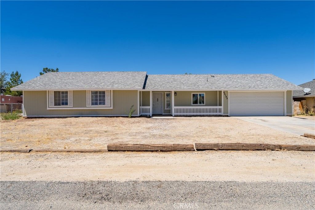 Image 2 of property listing at 40185 179th Street East, Palmdale, CA 93591