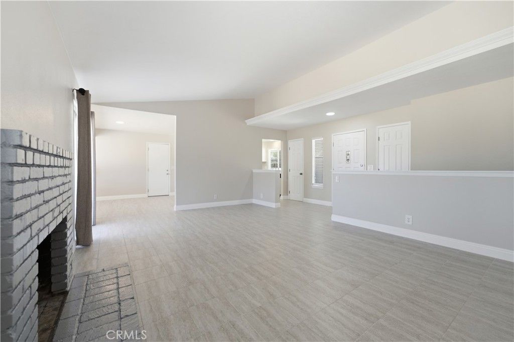 Image 6 of property listing at 40185 179th Street East, Palmdale, CA 93591