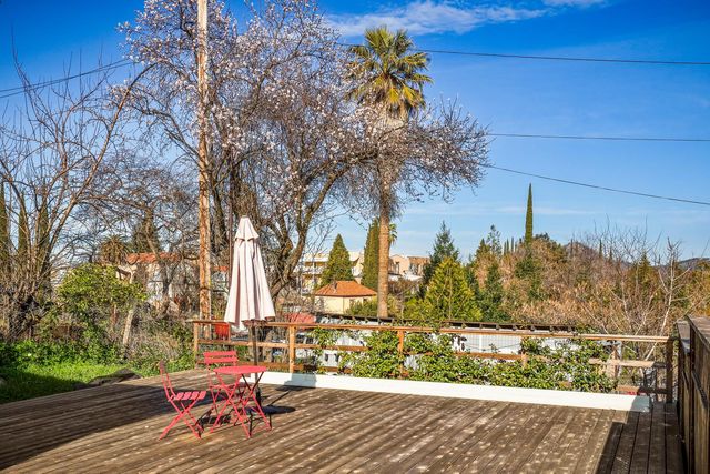 8241 Old School Way, Mokelumne Hill, CA 95245