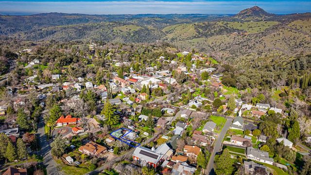 8241 Old School Way, Mokelumne Hill, CA 95245