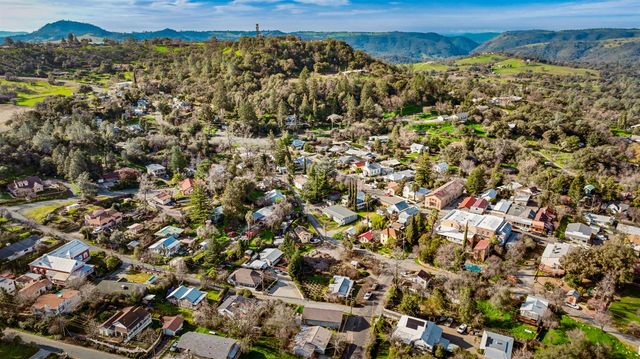 8241 Old School Way, Mokelumne Hill, CA 95245