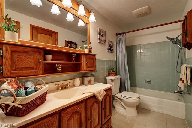 6065 E Valleyview Court, Mentor, OH 44060