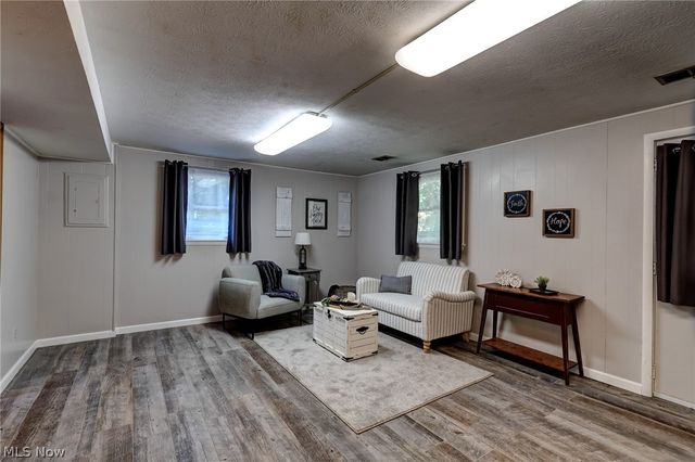 6065 E Valleyview Court, Mentor, OH 44060