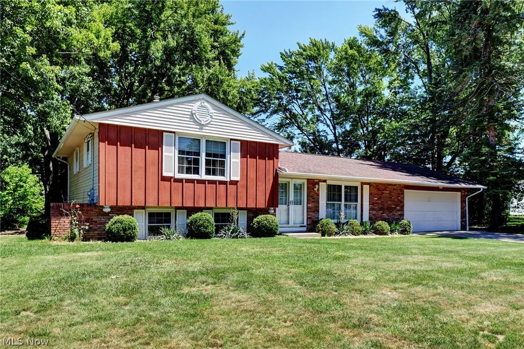 6065 E Valleyview Court, Mentor, OH 44060