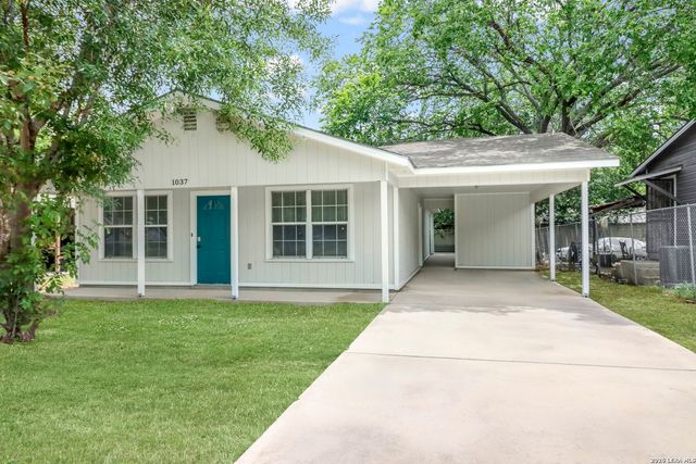 1037 N Guadalupe, Seguin, TX 78155
