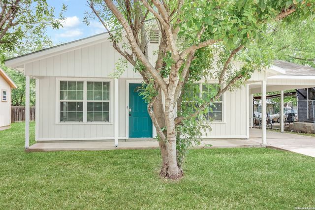 1037 N Guadalupe, Seguin, TX 78155